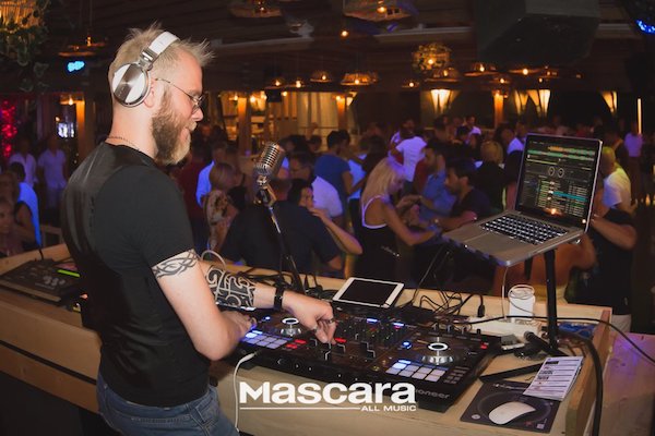 Clicca per tornare indietro